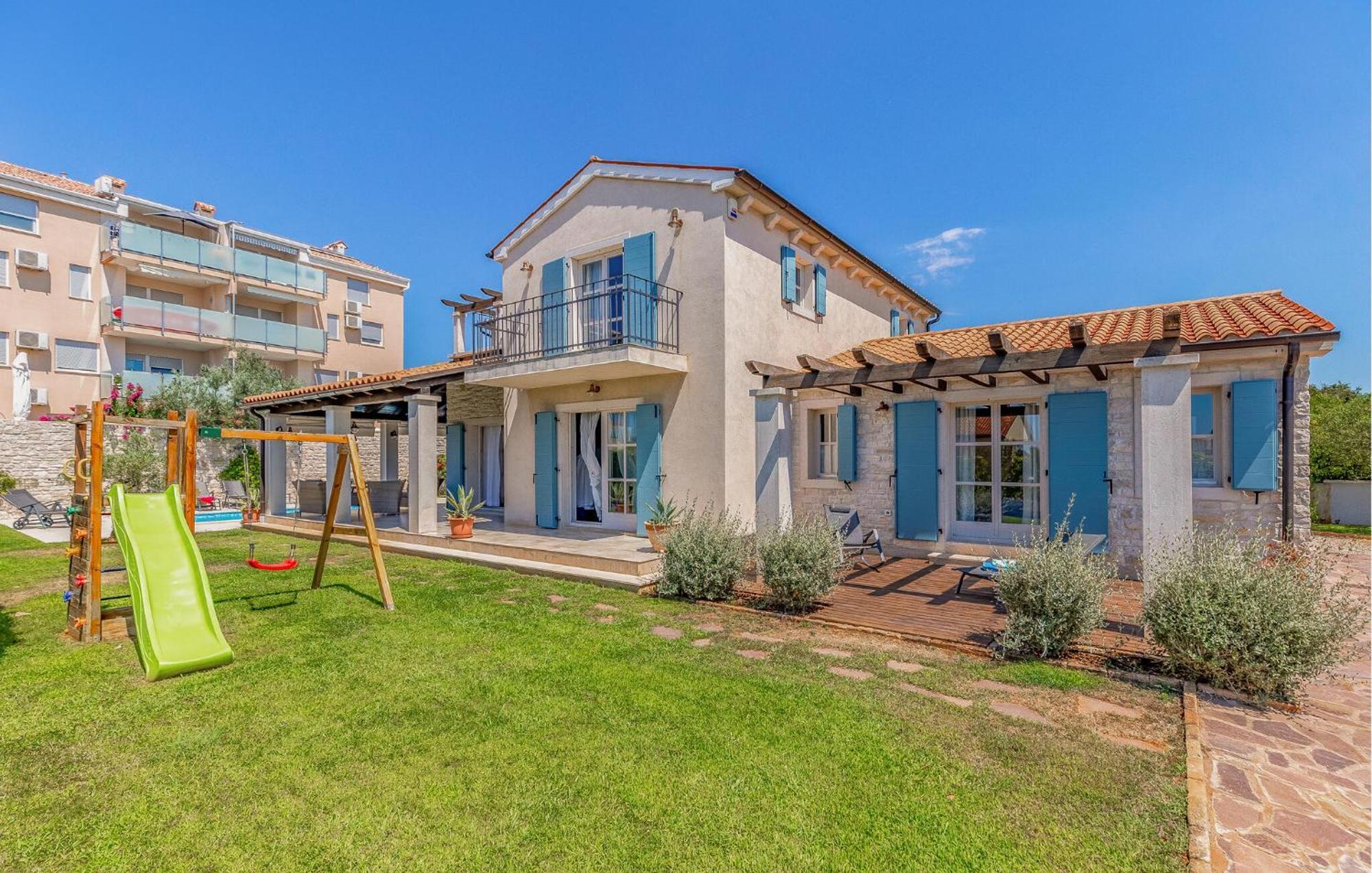 4 Bedroom Lovely Home In Fazana Exterior photo