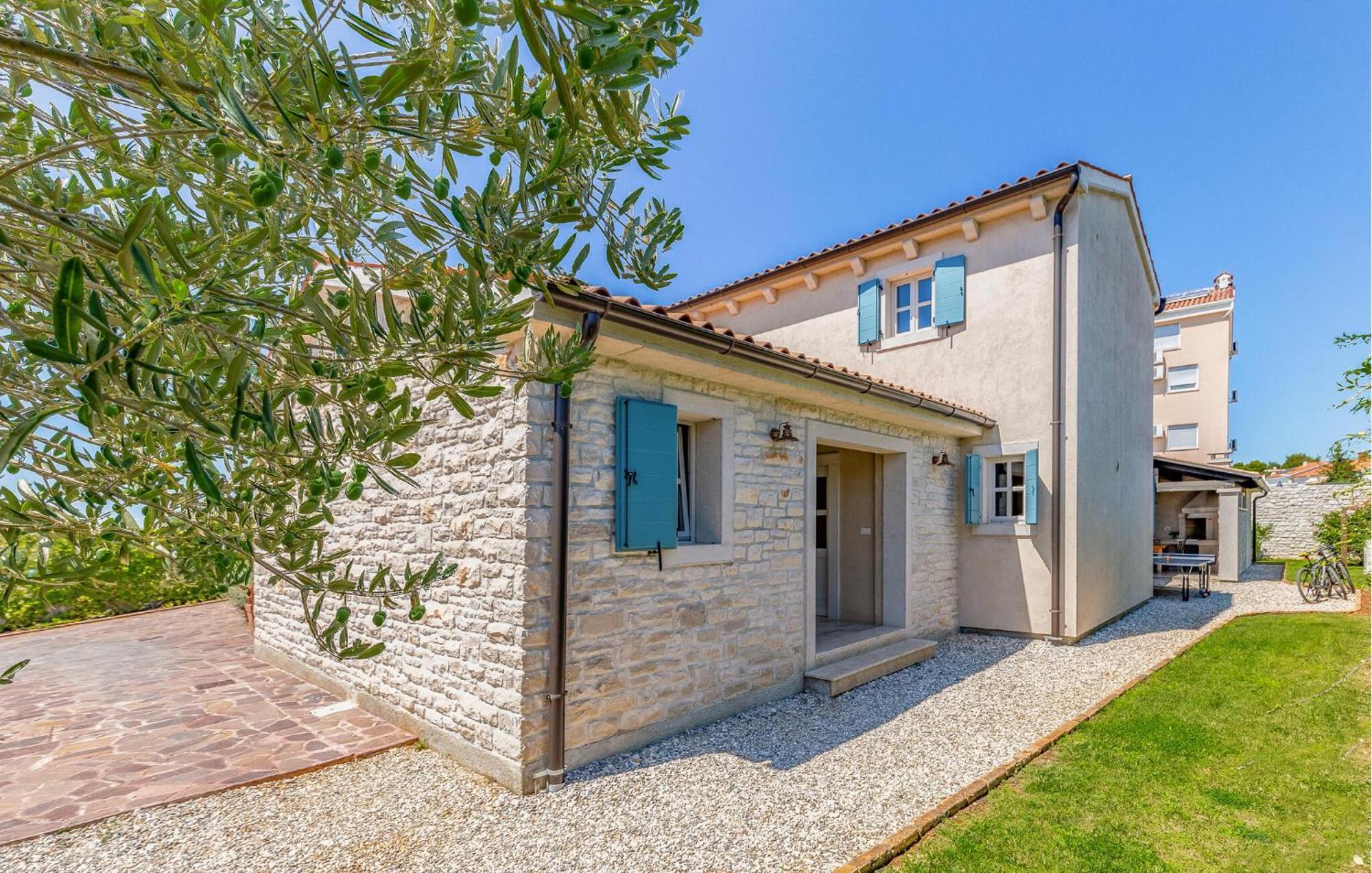 4 Bedroom Lovely Home In Fazana Exterior photo