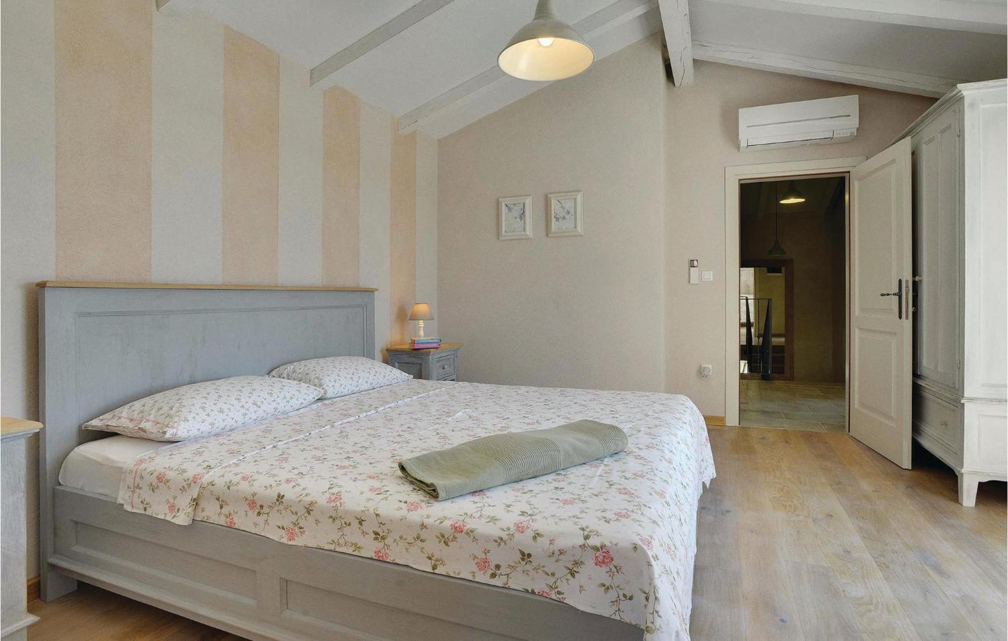 4 Bedroom Lovely Home In Fazana Exterior photo